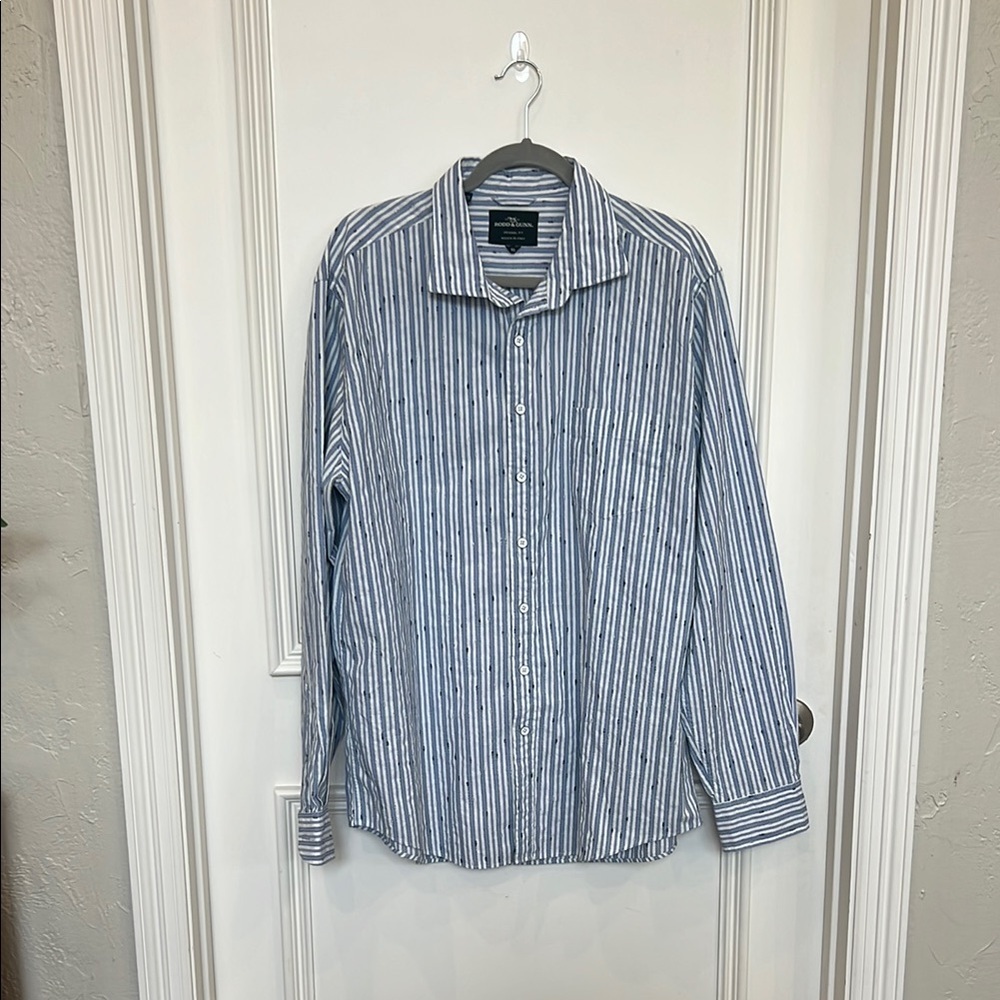 VGUC Rodd and Gunn Webber button down shirt. Size XL